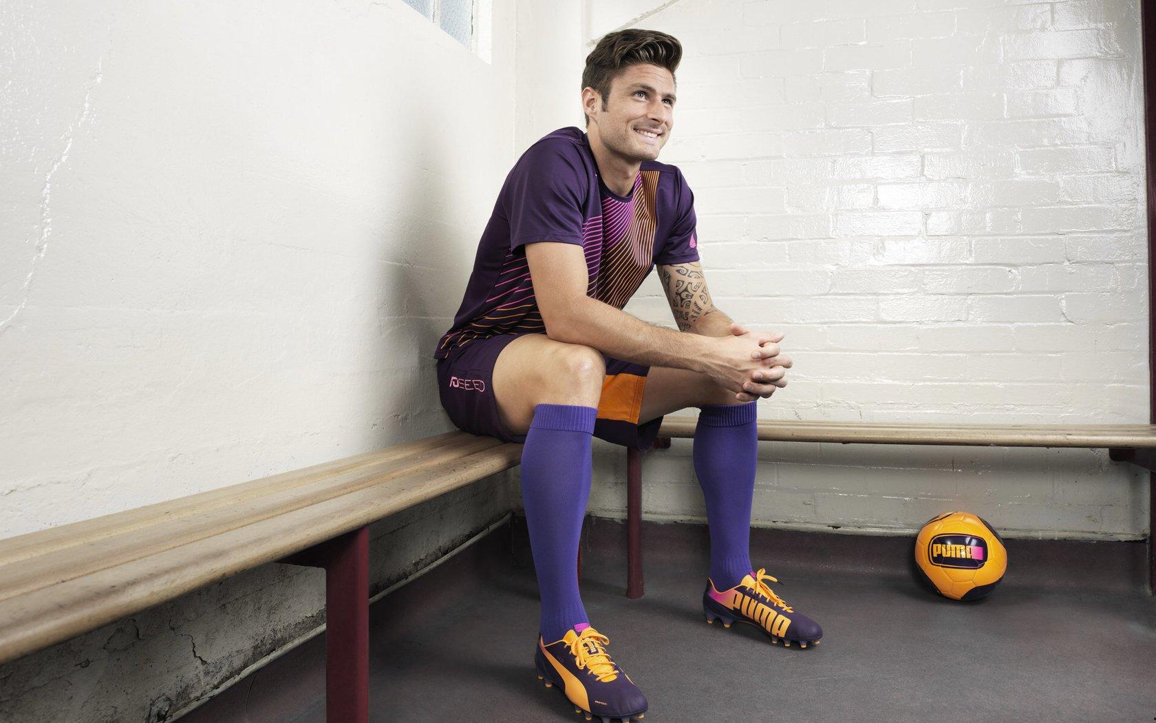 西甲焦点战前瞻，奥萨苏纳迎战皇家社会，中场博弈与防守韧性决定胜负