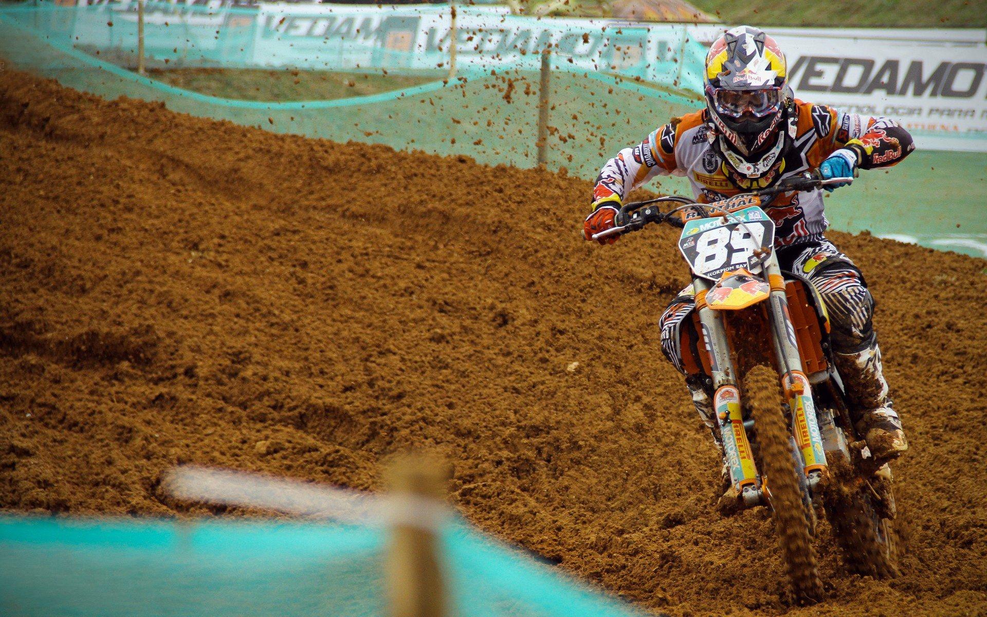 姆巴佩带伤飞抵利雅得，为西超杯关键战或注射止痛药硬扛皇马